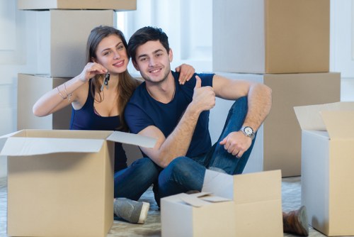 Removal truck hire vehicle for home moves in Harmondsworth