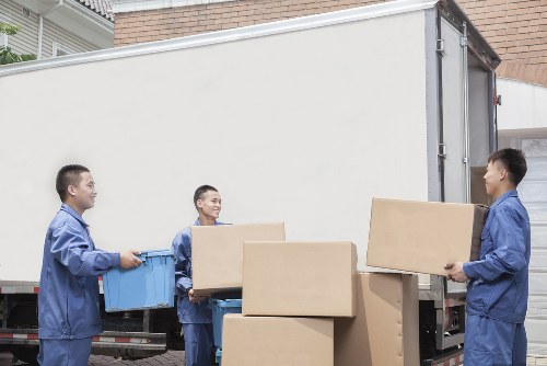 Flexible Harmondsworth moving service with safe item transport