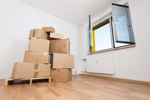 Reliable moving assistance in Harmondsworth for household items