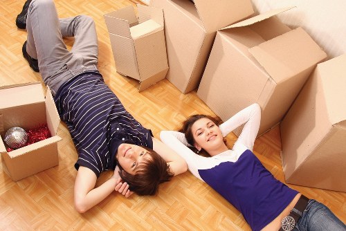 Careful loading and unloading for house moves in Harmondsworth